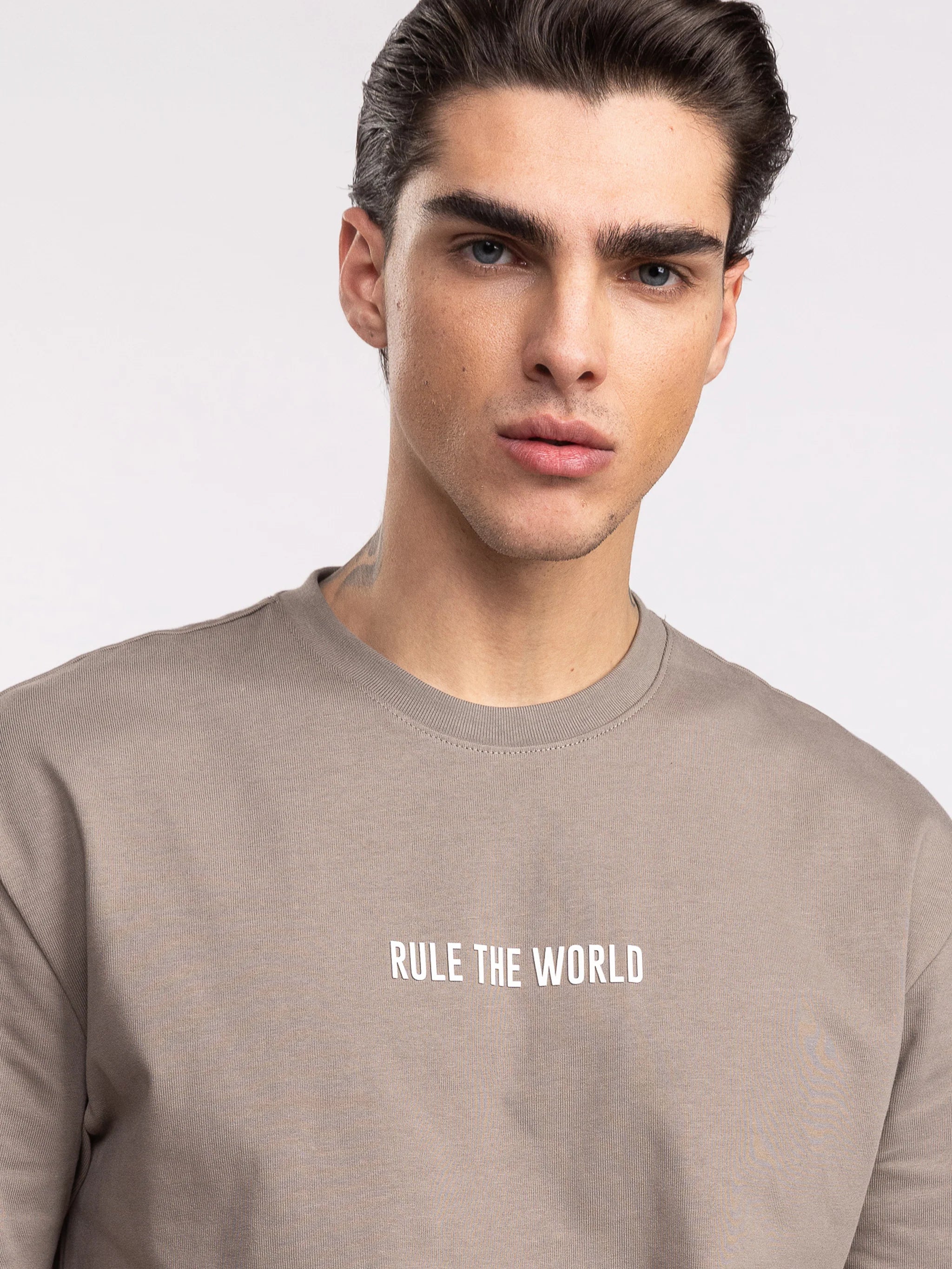 Oversized Graphic T-Shirt - Rule The World -Mocha