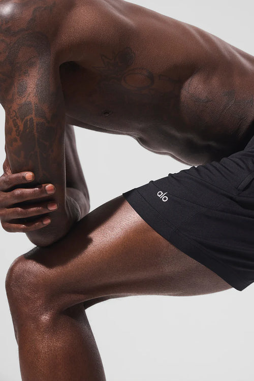 ALO 7" Conquer React Performance Short- Black